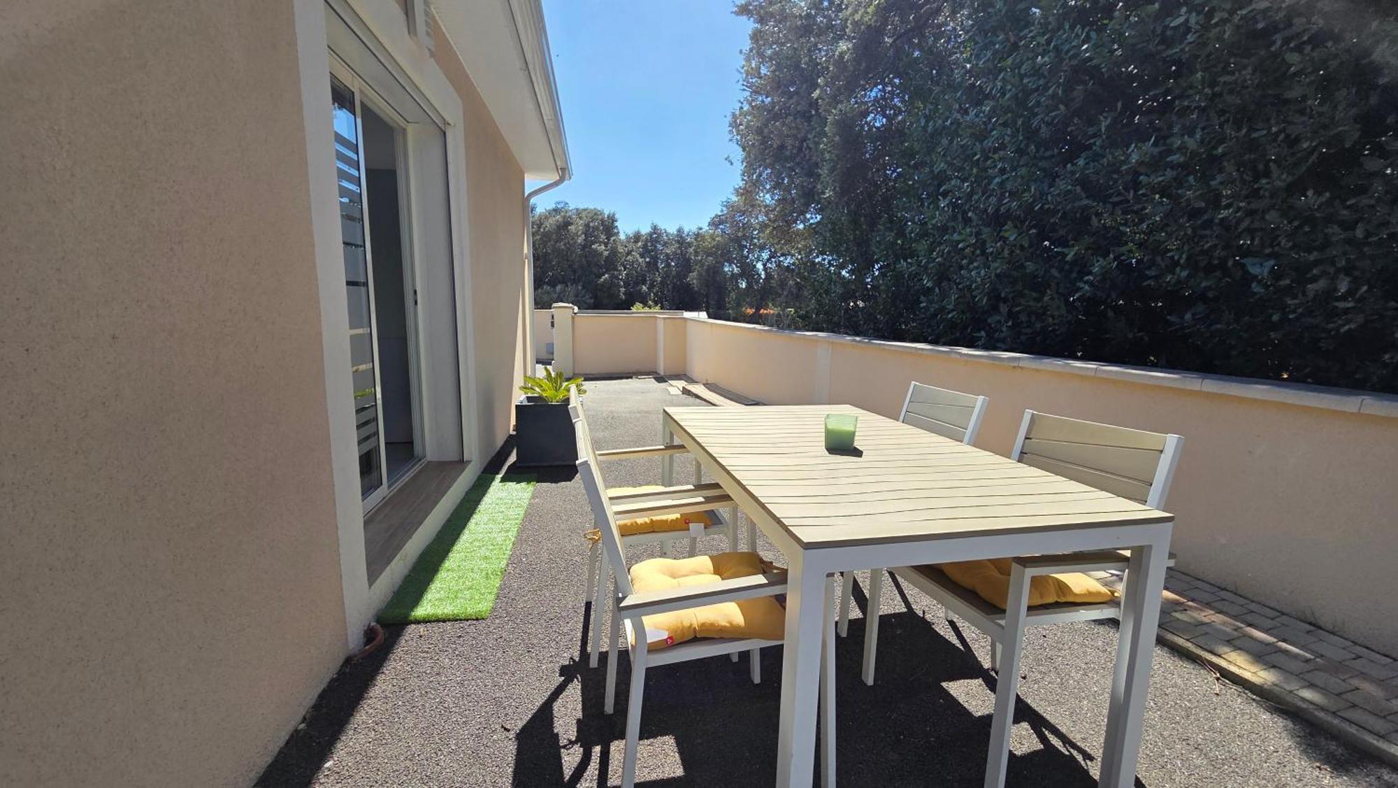 Appart Au Calme Avec Acces A La Piscine Partagee De 18H30 A 21H00 Uniquement * Orange (Vaucluse)