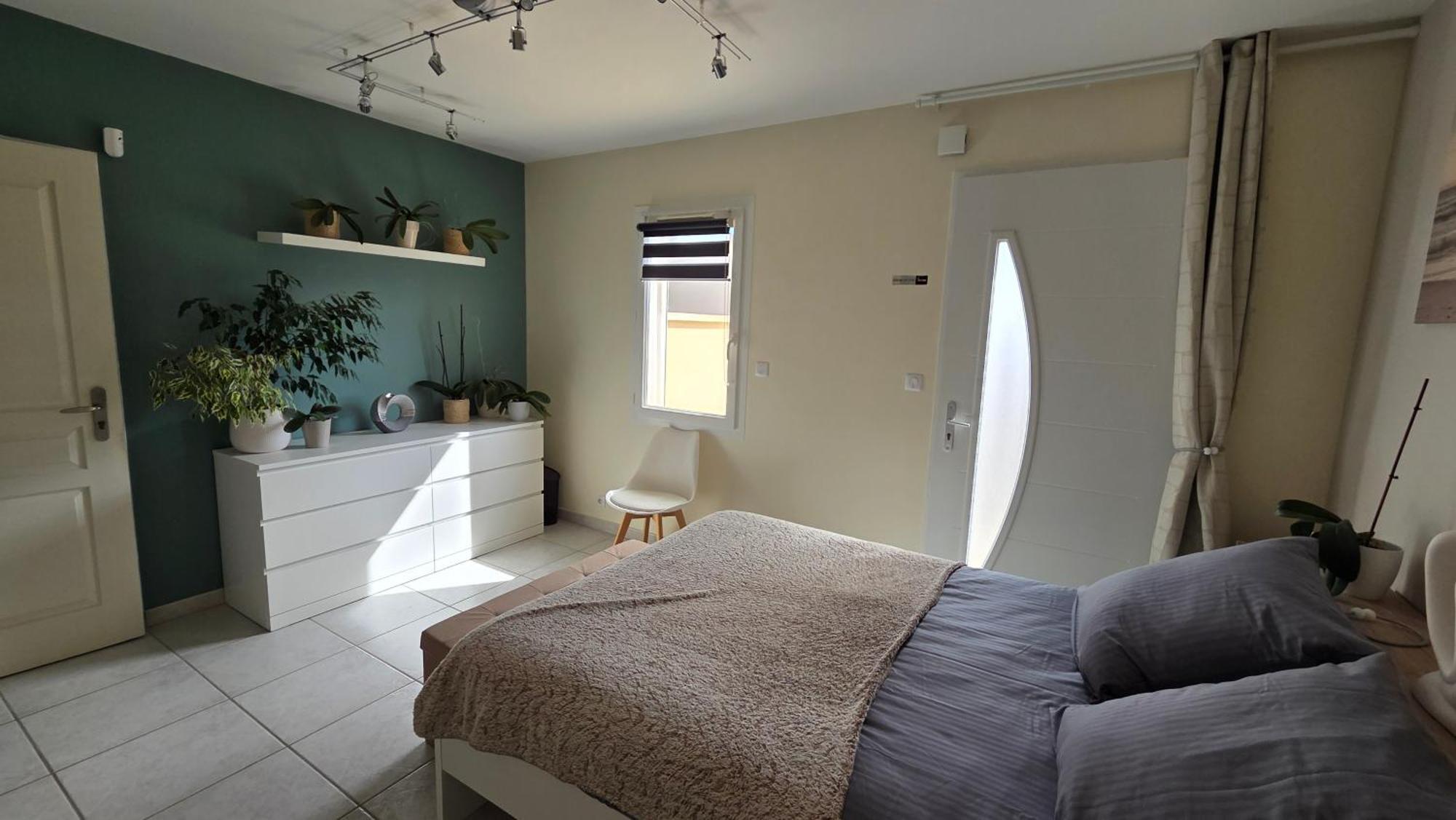 Holiday home Appart Au Calme Avec Acces A La Piscine Partagee De 18H30 A 21H00 Uniquement Orange (Vaucluse)