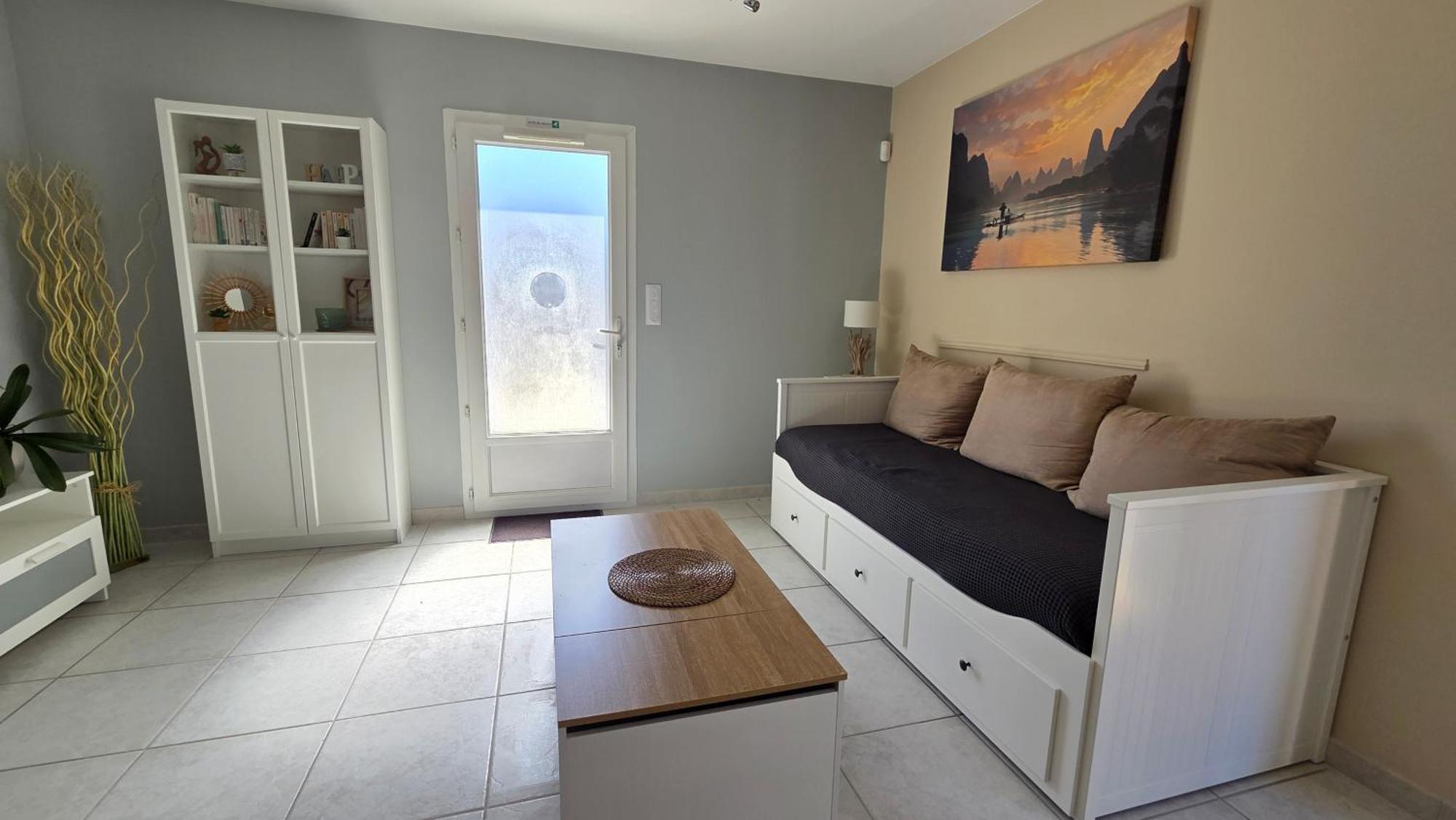 Appart Au Calme Avec Acces A La Piscine Partagee De 18H30 A 21H00 Uniquement Holiday home